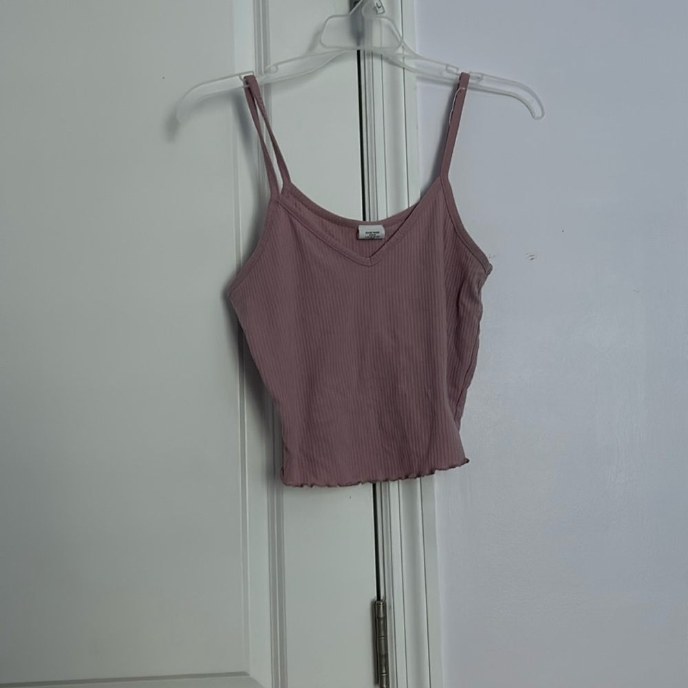pink tank top